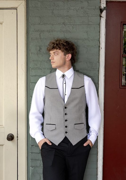 2026_Dutton Vest_Houndstooth_009